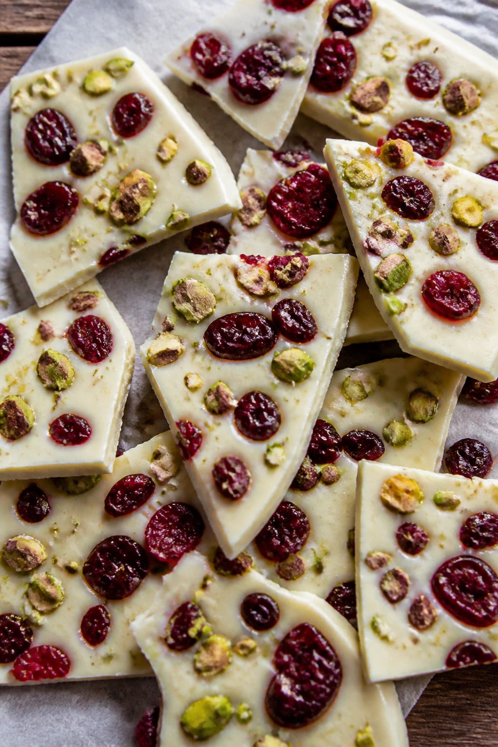 White chocolate bark shards with cranberries and pistachios